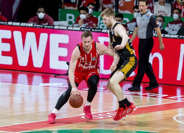 在季后赛中 在季后赛中